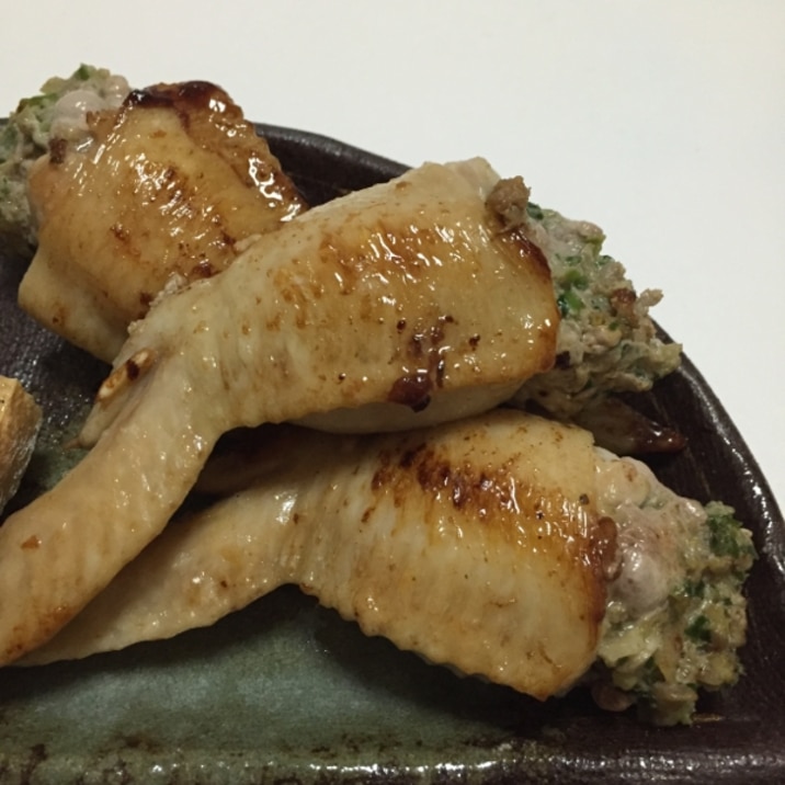 手羽先に餃子の具を詰めちゃった 手羽先餃子 レシピ 作り方 By まかろん 楽天レシピ 手羽先に餃子の具を詰めちゃった 手羽先餃子 レシピ 作り方 By まかろん 楽天レシピ